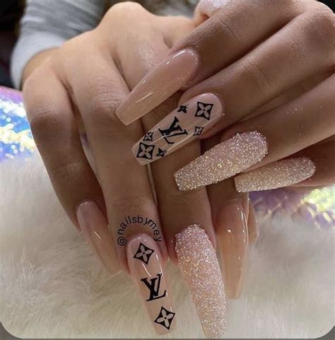 ongle louis vuitton